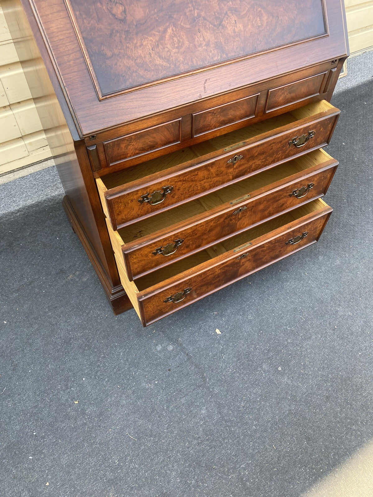 65915   KITTINGER Furniture  Quality Walnut Secretary Desk w/ Bookcase Top