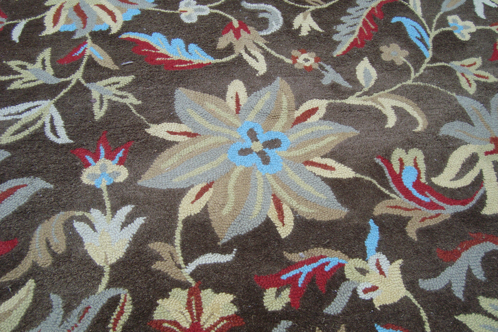 Rug 215 -  SAFAVIEH  JARDIN 100% Wool Carpet Rug  8' x 10' Size