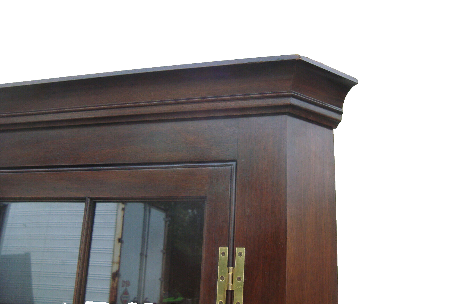 62139   HENKEL Harris Virginia Galleries  12 Pane Corner China Cabinet Curio