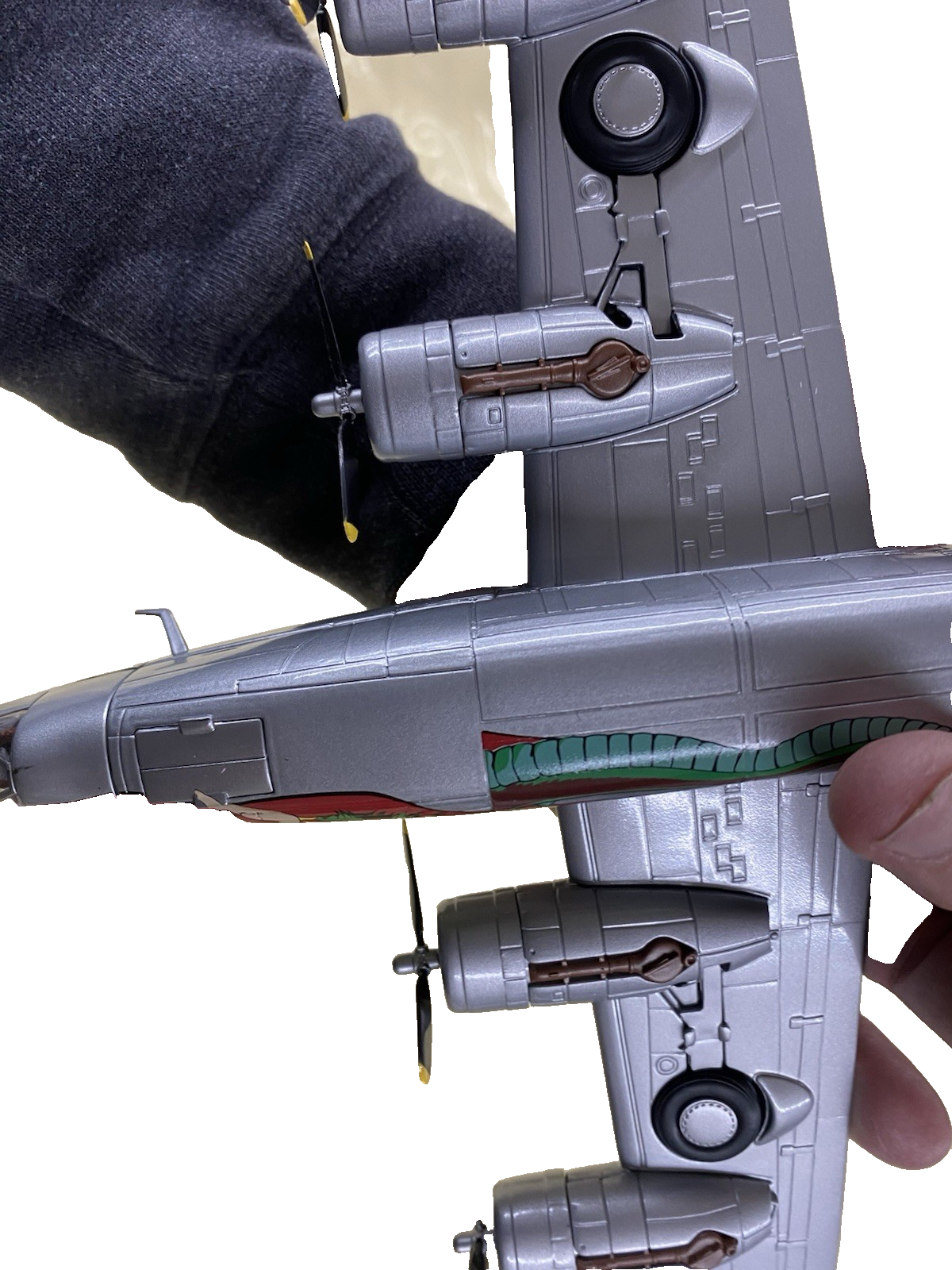 ES 231: Corgi B24 J Liberator Dragon and  his tail diecast Airplane AA34001