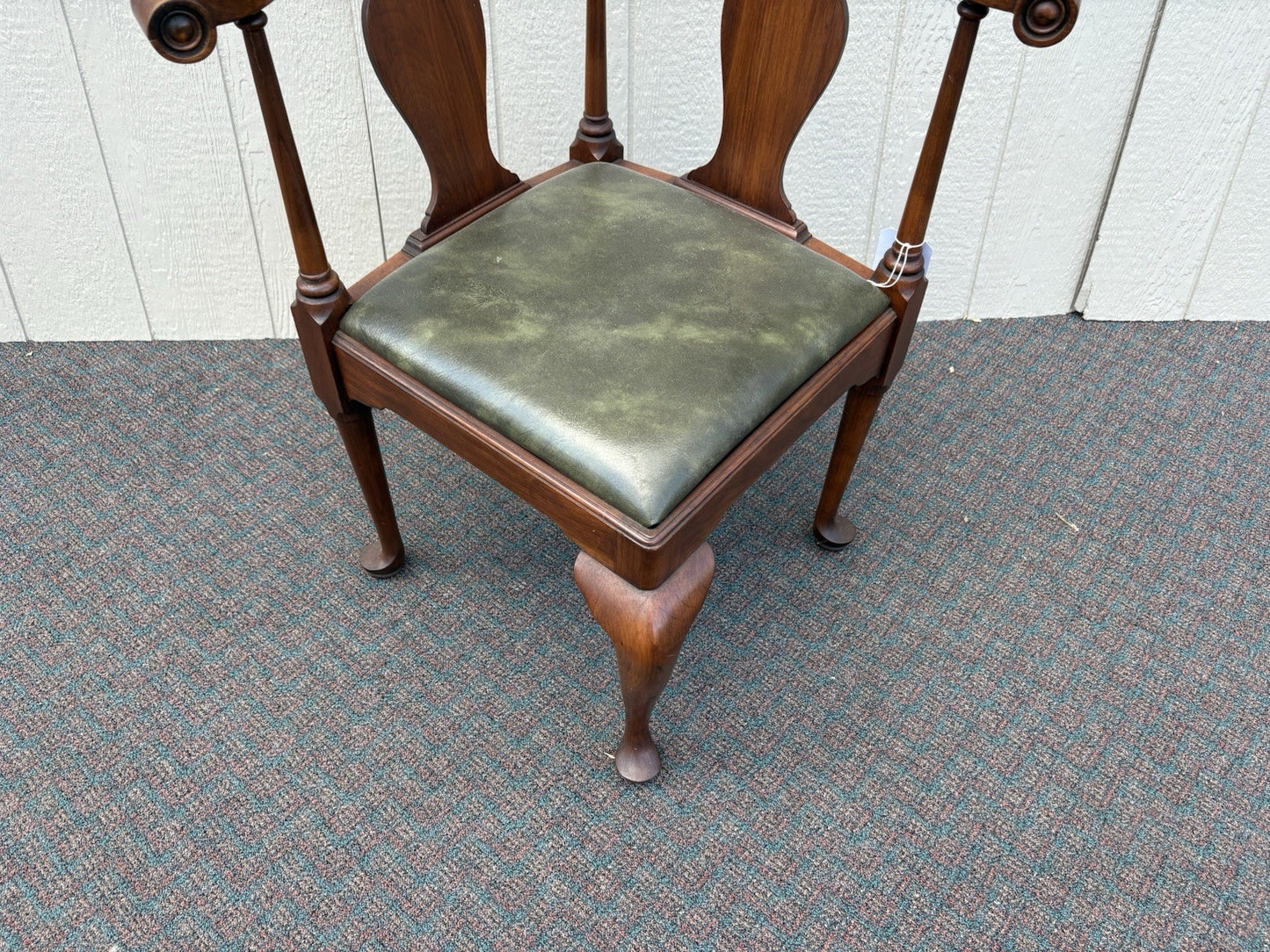 66888  HENKEL HARRIS VIRGINIA GALLERIES Solid Black Cherry Corner Chair