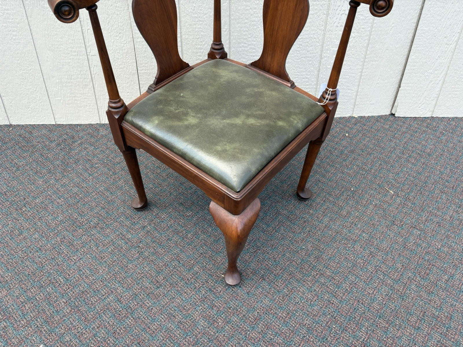 66888  HENKEL HARRIS VIRGINIA GALLERIES Solid Black Cherry Corner Chair