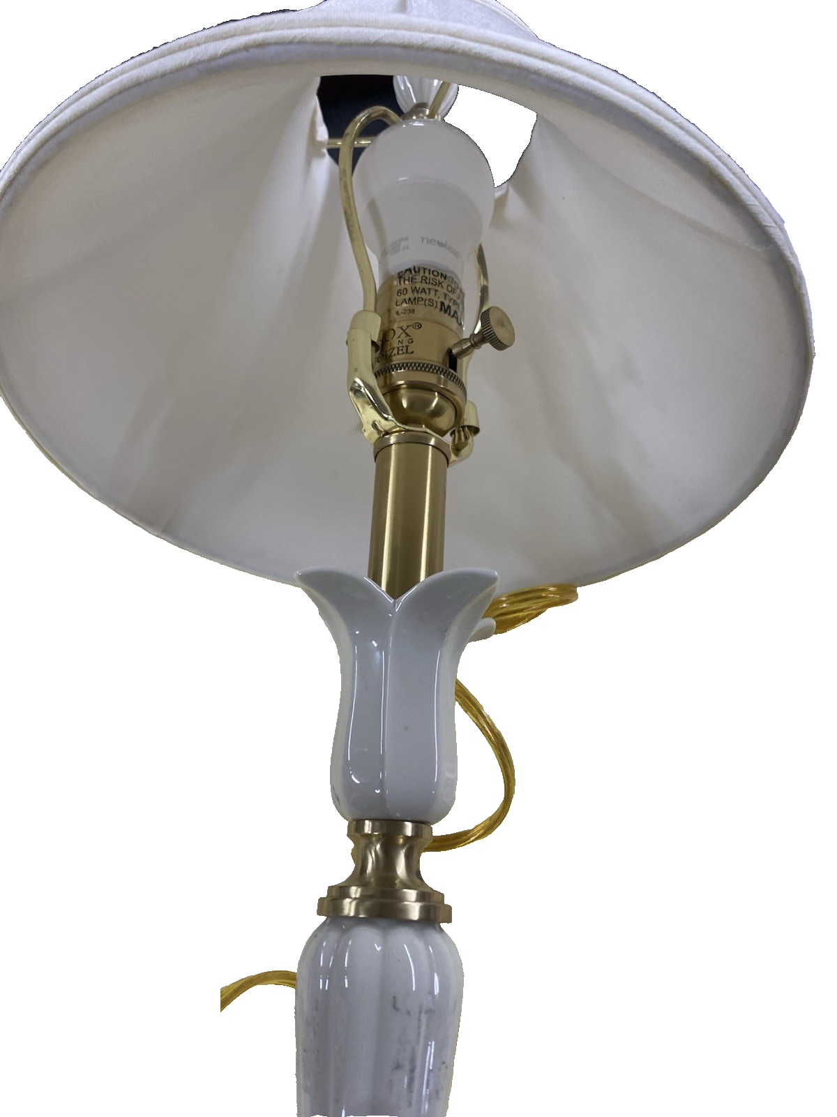 66558 Lenox Quoizel Table Lamp with Lenox Tag on shade