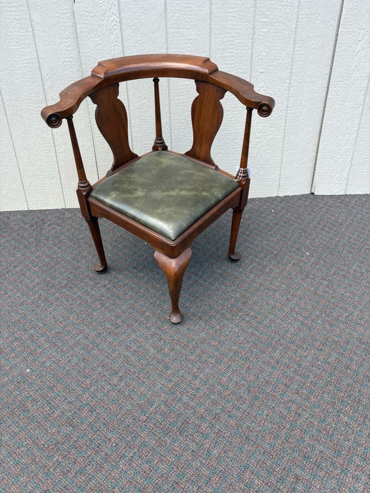 66888  HENKEL HARRIS VIRGINIA GALLERIES Solid Black Cherry Corner Chair