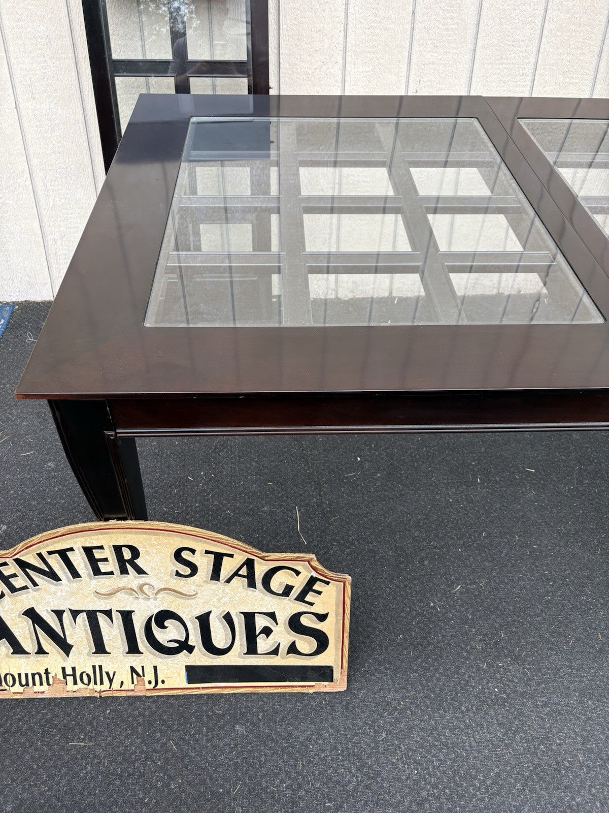 64258     Large Stanley  Modern  DINING Table w/ 2 leafs + table pads 110" Long