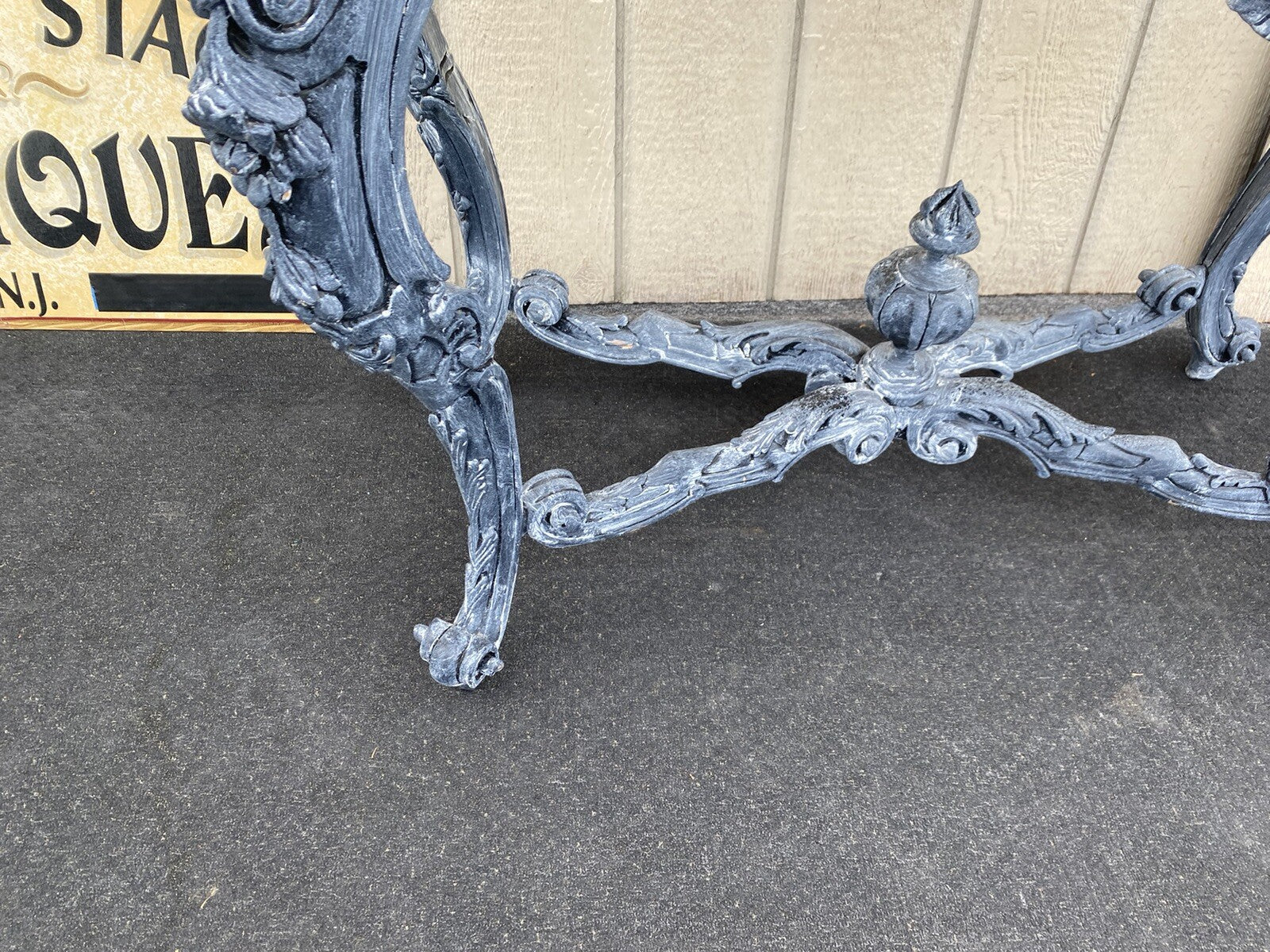 65115    Decorator Hand Carved Console Table Stand