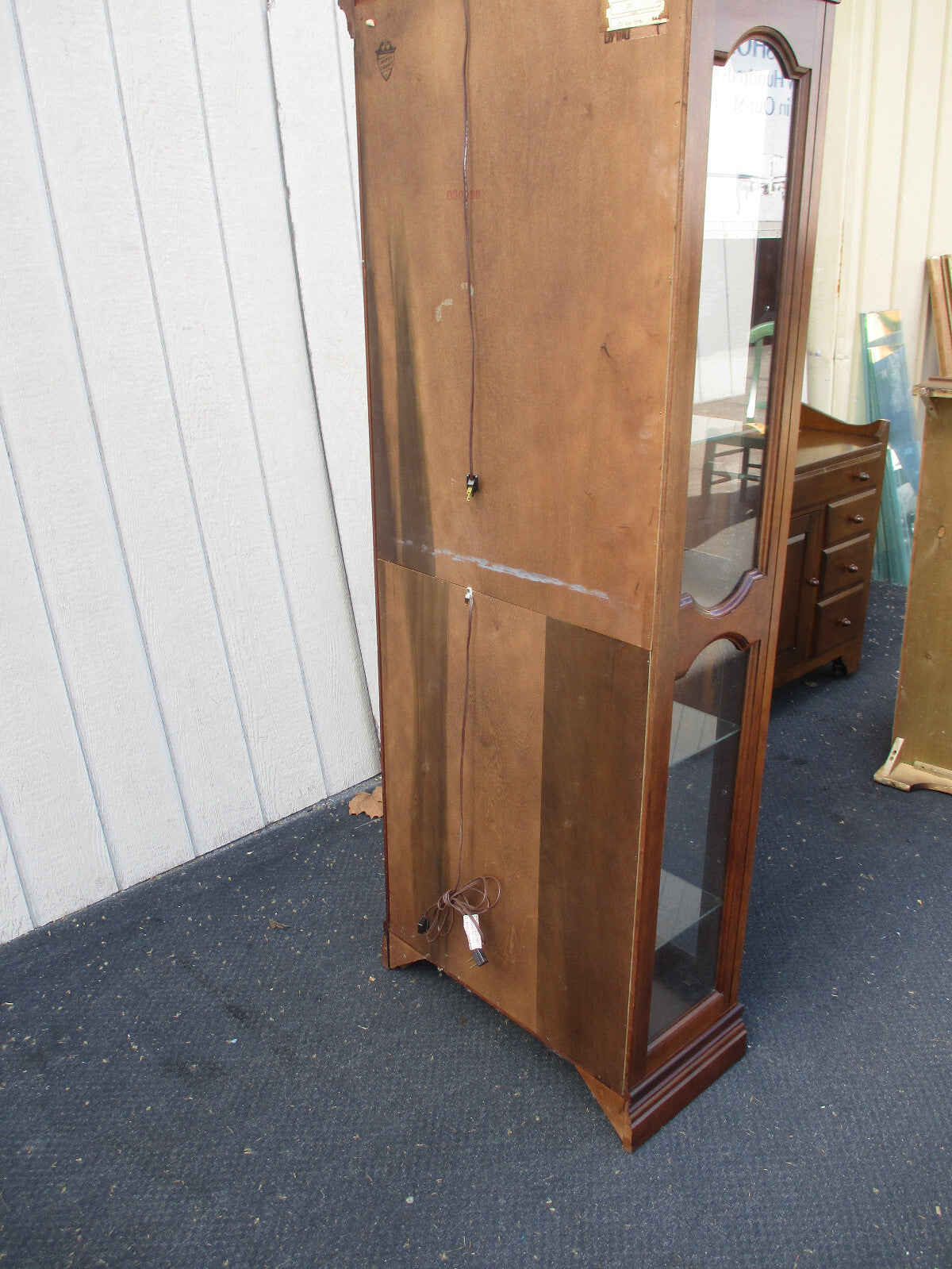 64173  Cherry Curio China Cabinet Etergie JASPER furniture