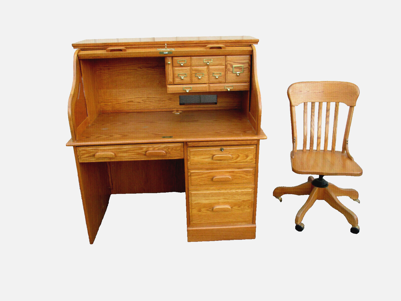 62628   WINNERS ONLY Oak Roll Top Desk w/ Swivel Office Chair