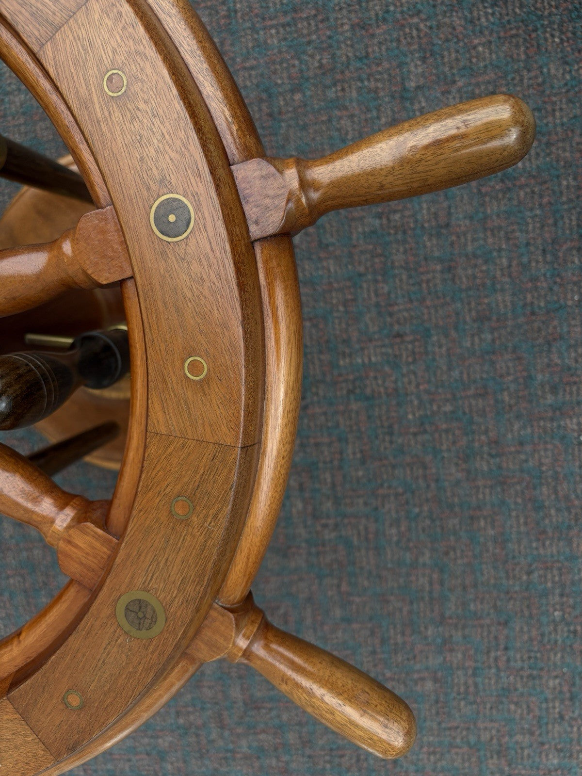 67164 Original Ships Wheel With Glass Top Coffee Table
