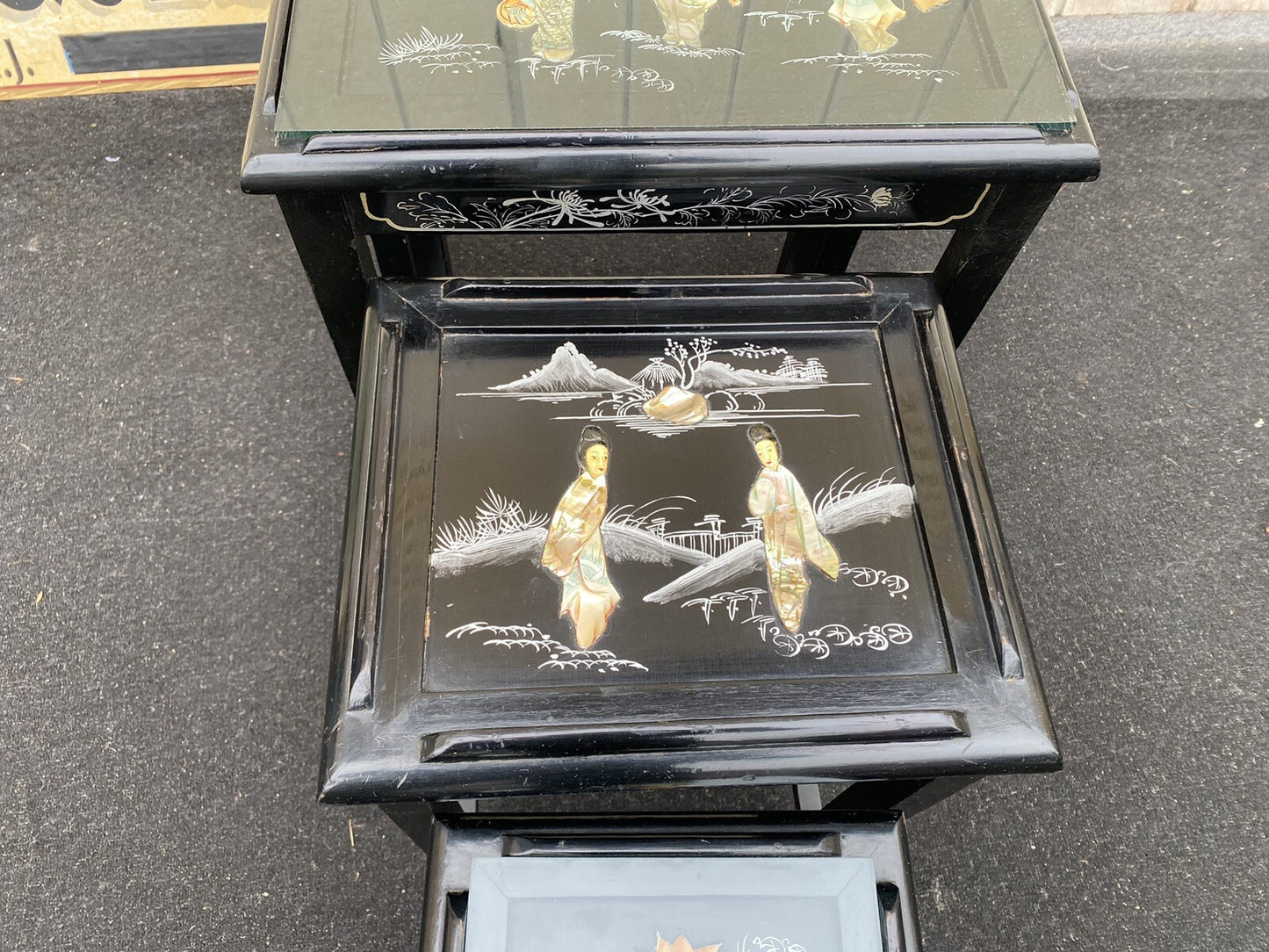 66082   Oriental 4 Stacker Lamp Table Stand s