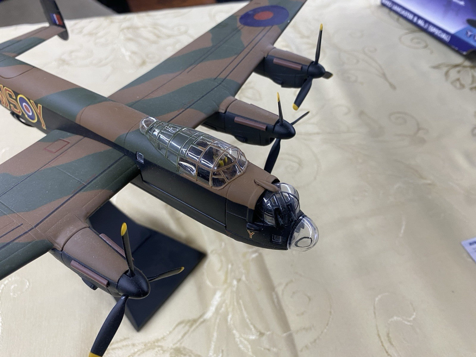 ES 210:   Diecast Airplane Plane AA32618