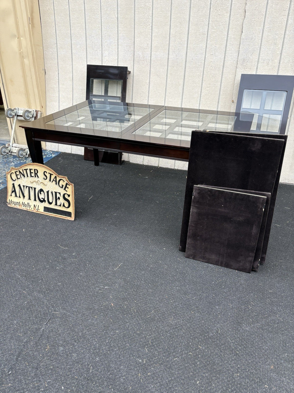 64258     Large Stanley  Modern  DINING Table w/ 2 leafs + table pads 110" Long