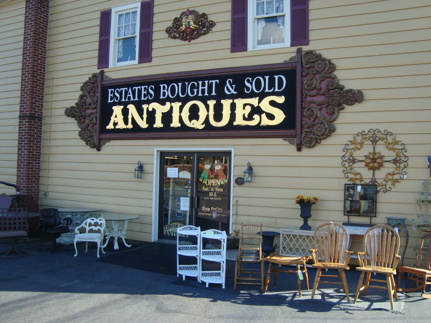 58062 PAIR OF PINEAPPLE TABLE LAMPS WITH PRISM  SHADES