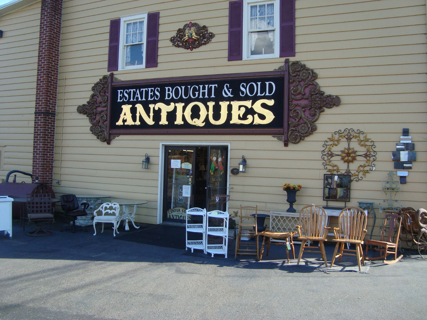 62258    Stanley Cherry  Dresser with Mirror