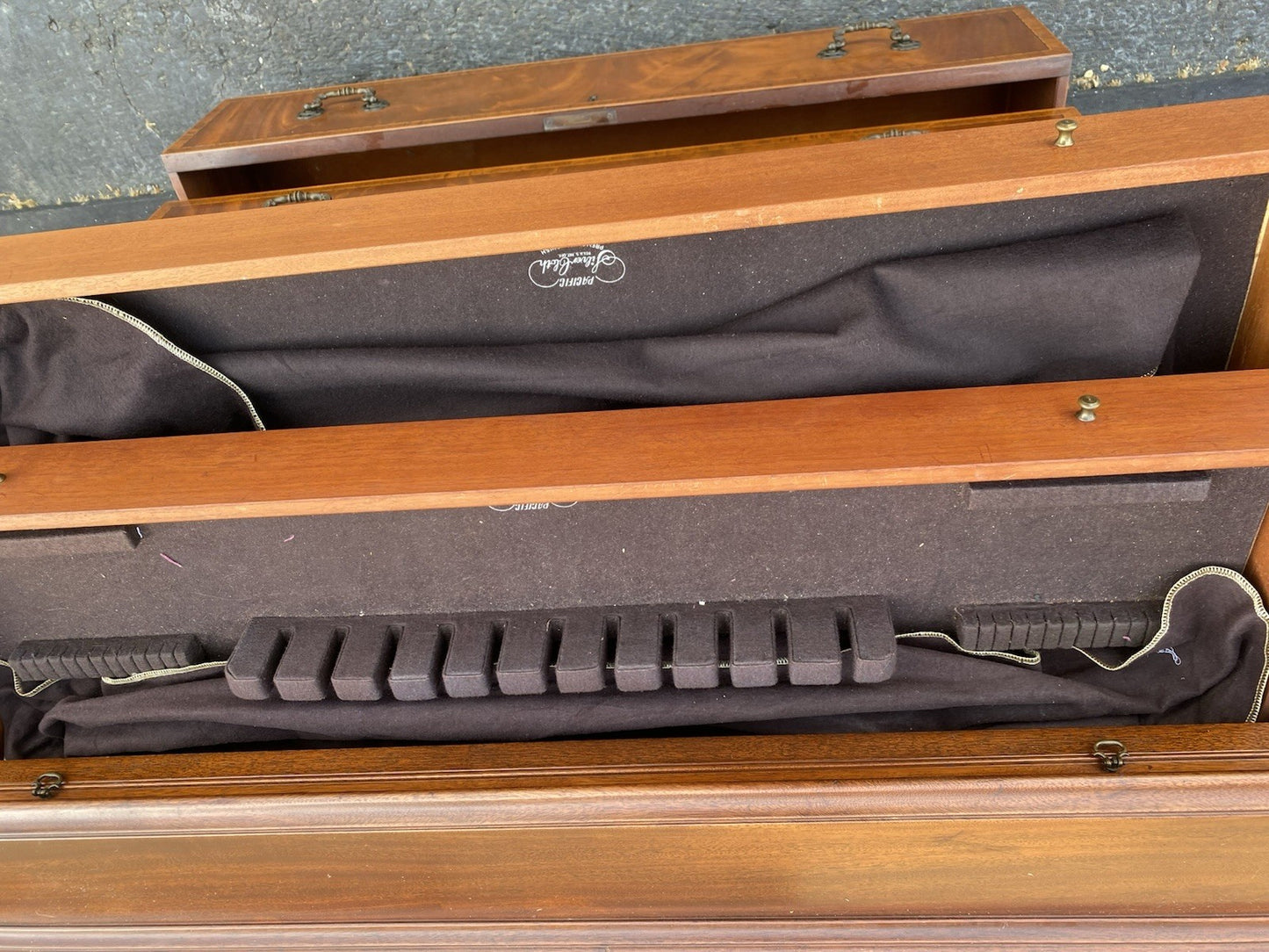 66586   QUALITY Inlaid Sacks MARLBORO MANOR  Breakfront China Cabinet