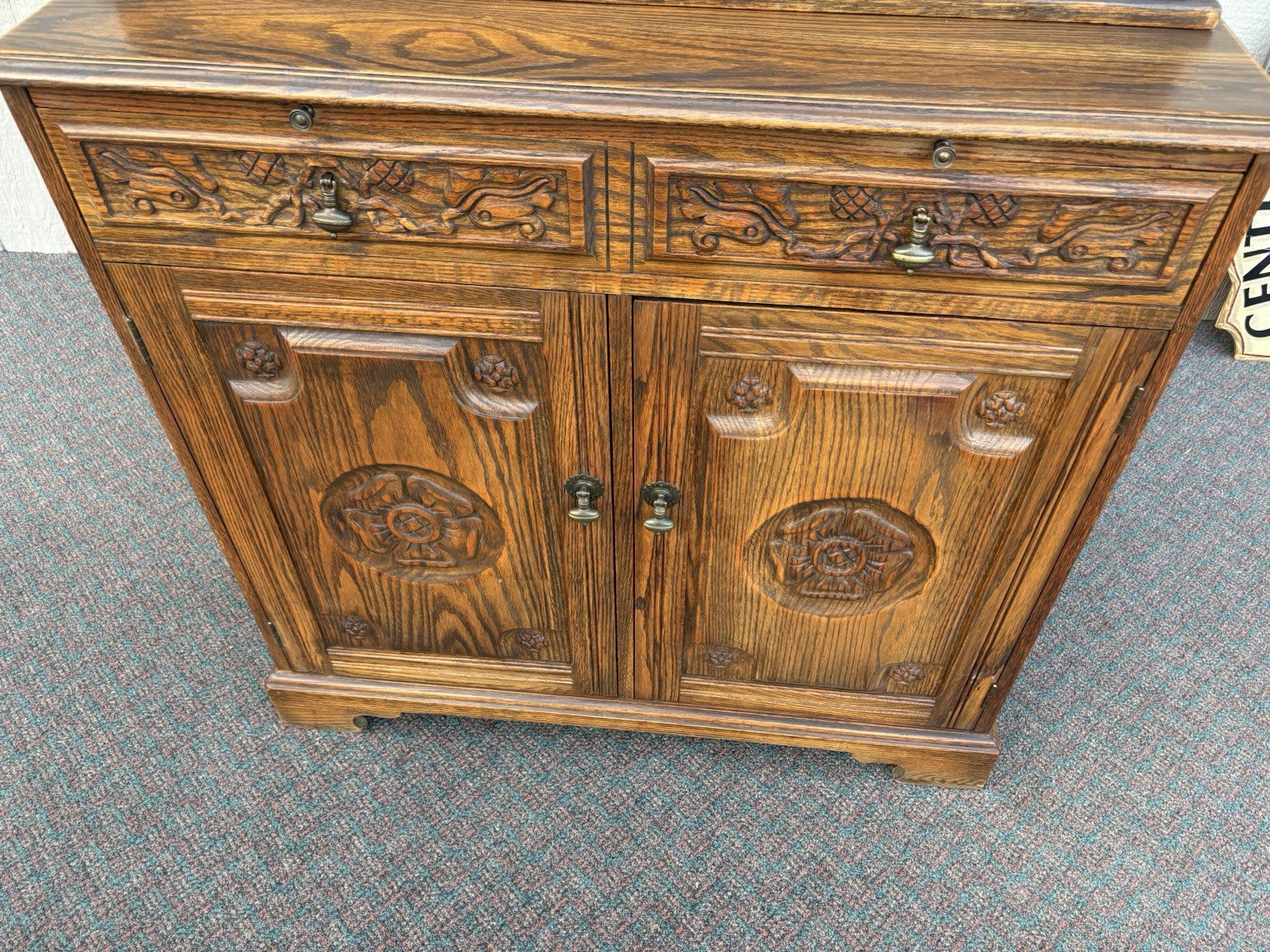 67133 FEUDAL Oak 2 Piece China Cabinet  Convex Glass in Doors