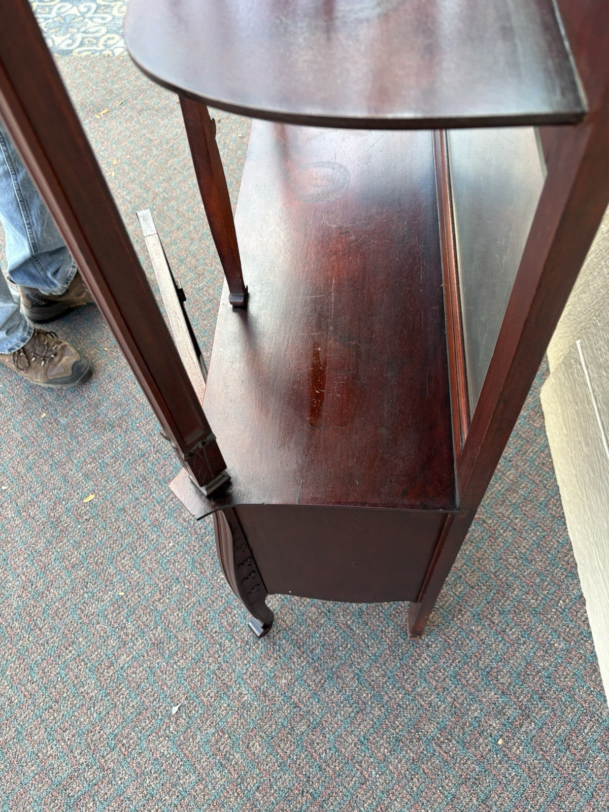 67148 Antique Mahogany Etergie Curio Display cabinet