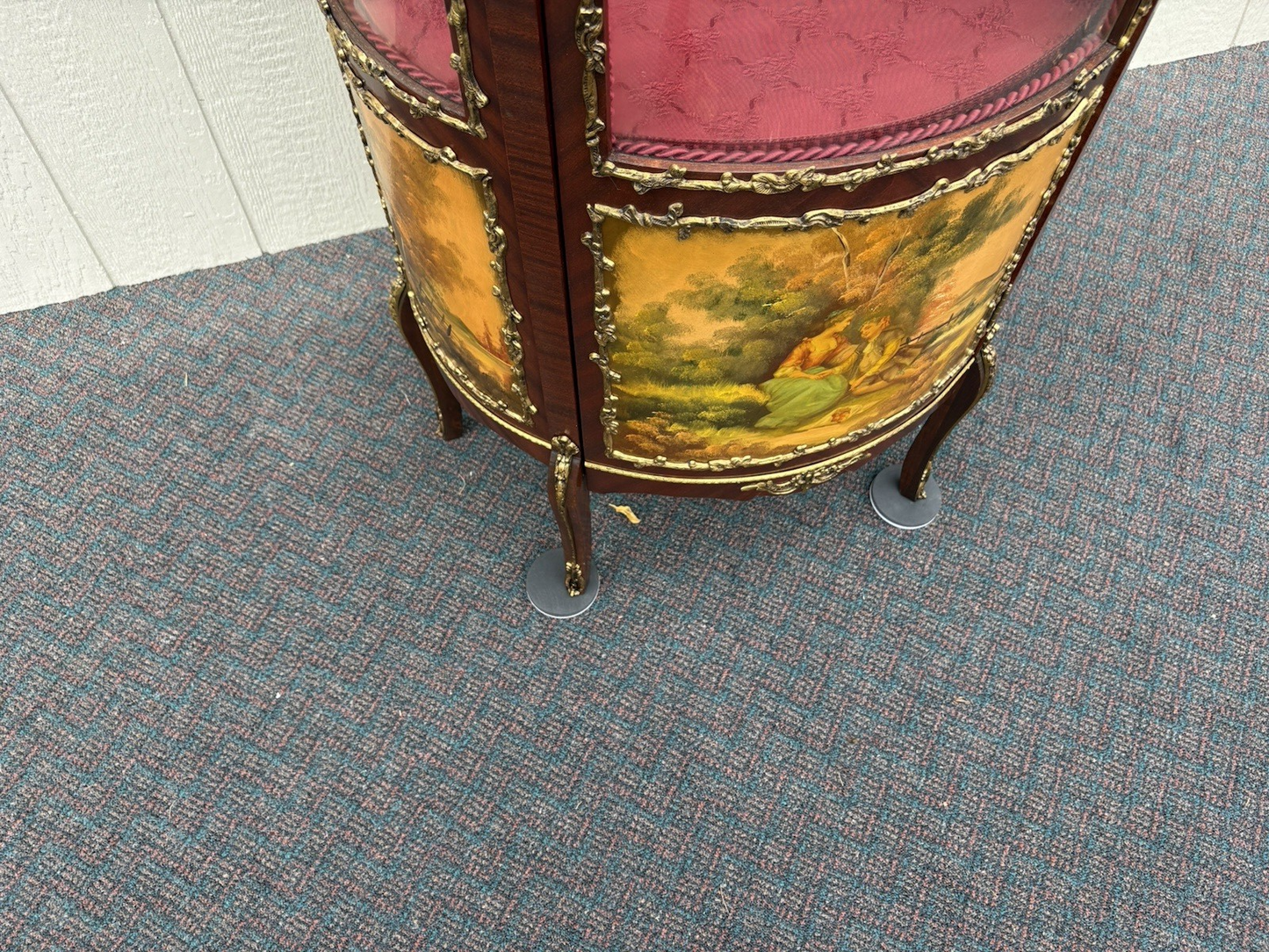 67095 Louis XV Curio China Cabinet with Bronze ormalu