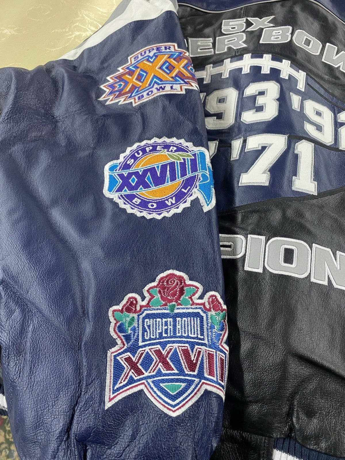 ES 230:    Dallas Cowboys 5 Time Super Bowl Leather NFL  Football Jacket  LARGE