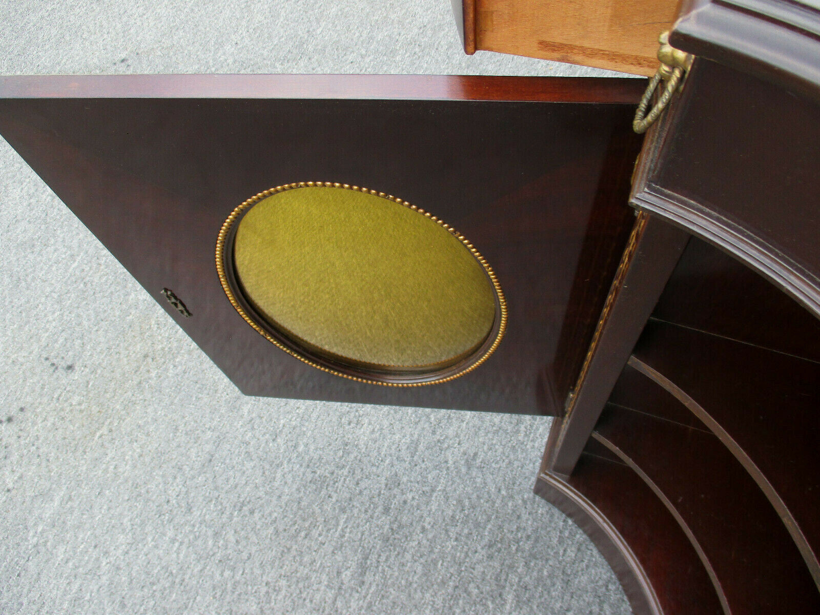 62447 Mahogany Credenza Sideboard Server Cabinet with Gold Mirrored Insert