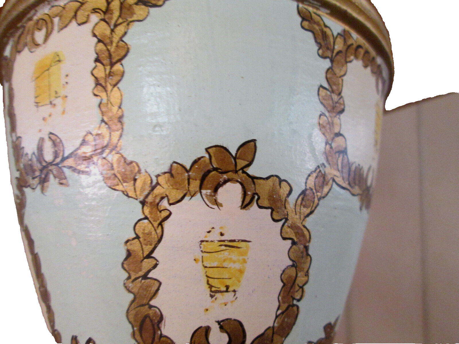 56305   Decorator Wood Table Lamp with Shade