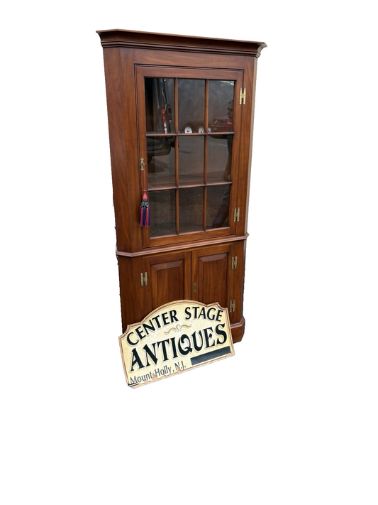 66652 Solid Cherry Henkel Harris Virginia Galleries Corner China Cabinet Curio