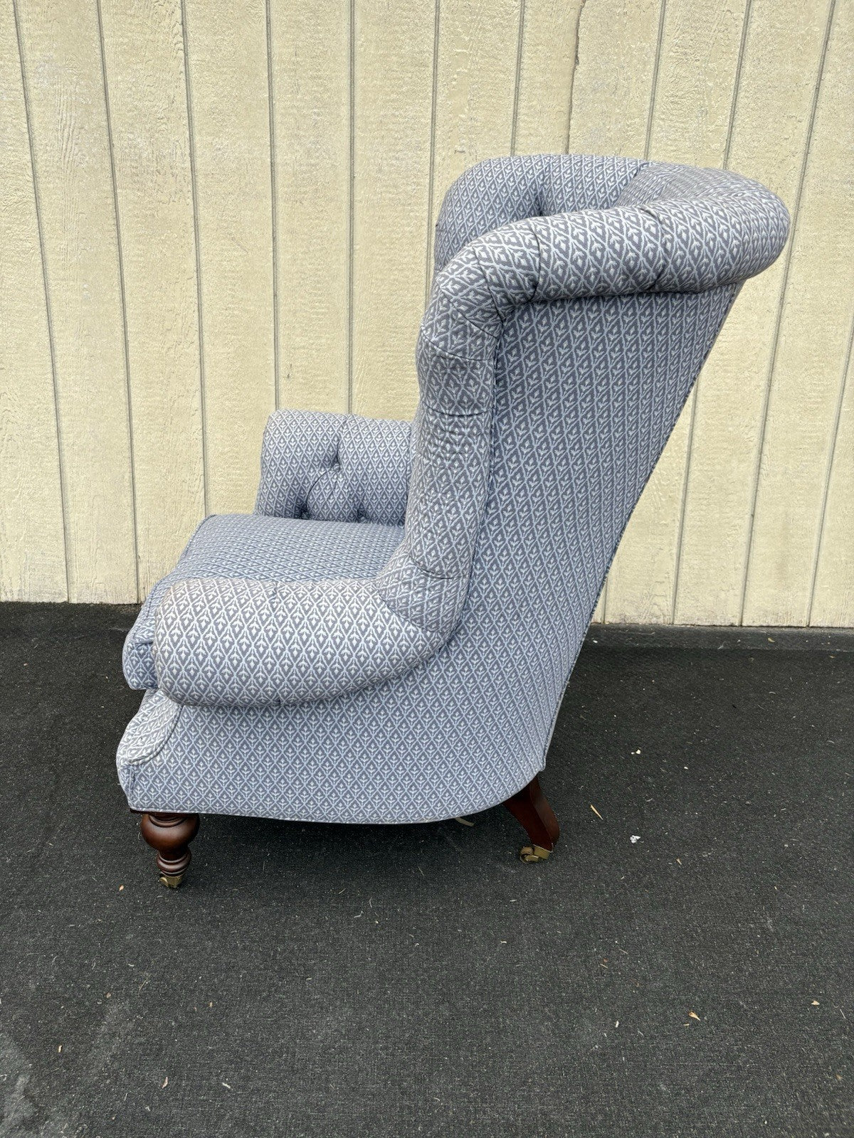 66823  KINDEL Furniture Large  Quality Wing Chair