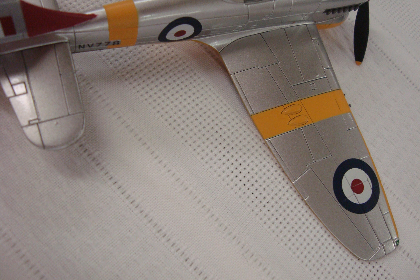 ES30 - HAWKER TEMPEST SkyMax Models with Stand in Original BOX