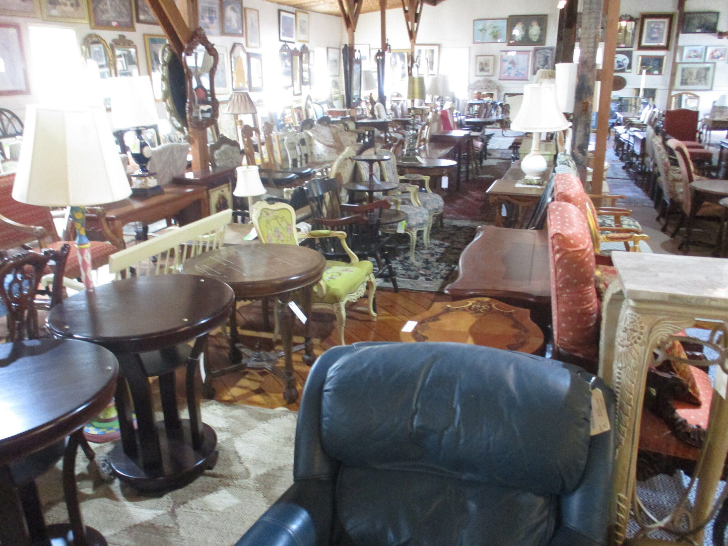 64555  KITTINGER Williamsburg Furniture Solid Mahogany Lamp Table Nightstand