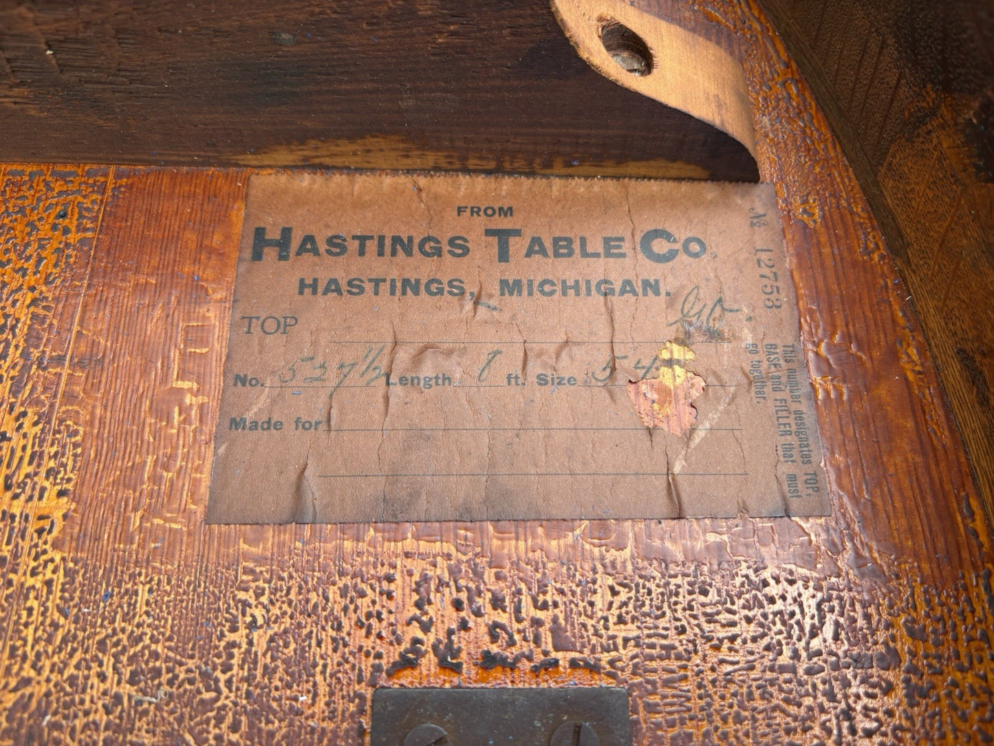 66736 Antique Victorian Oak HASTINGS Dining Table (no leafs)