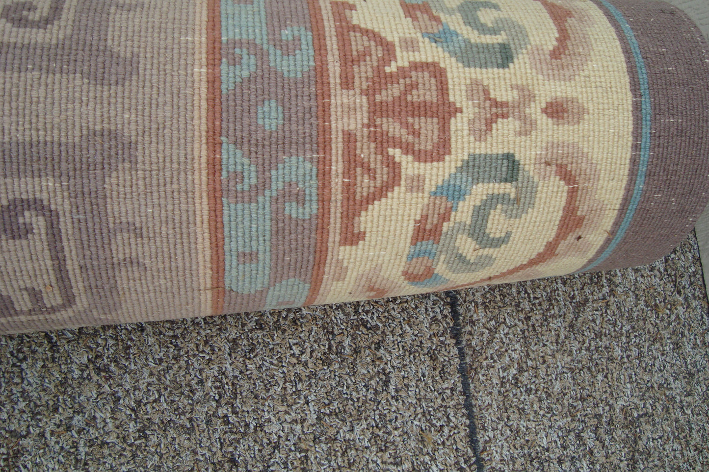 Rug 08:    Machine Made Wool Oriental Carpet RUG   SIZE  115 " x 73 " VANICE
