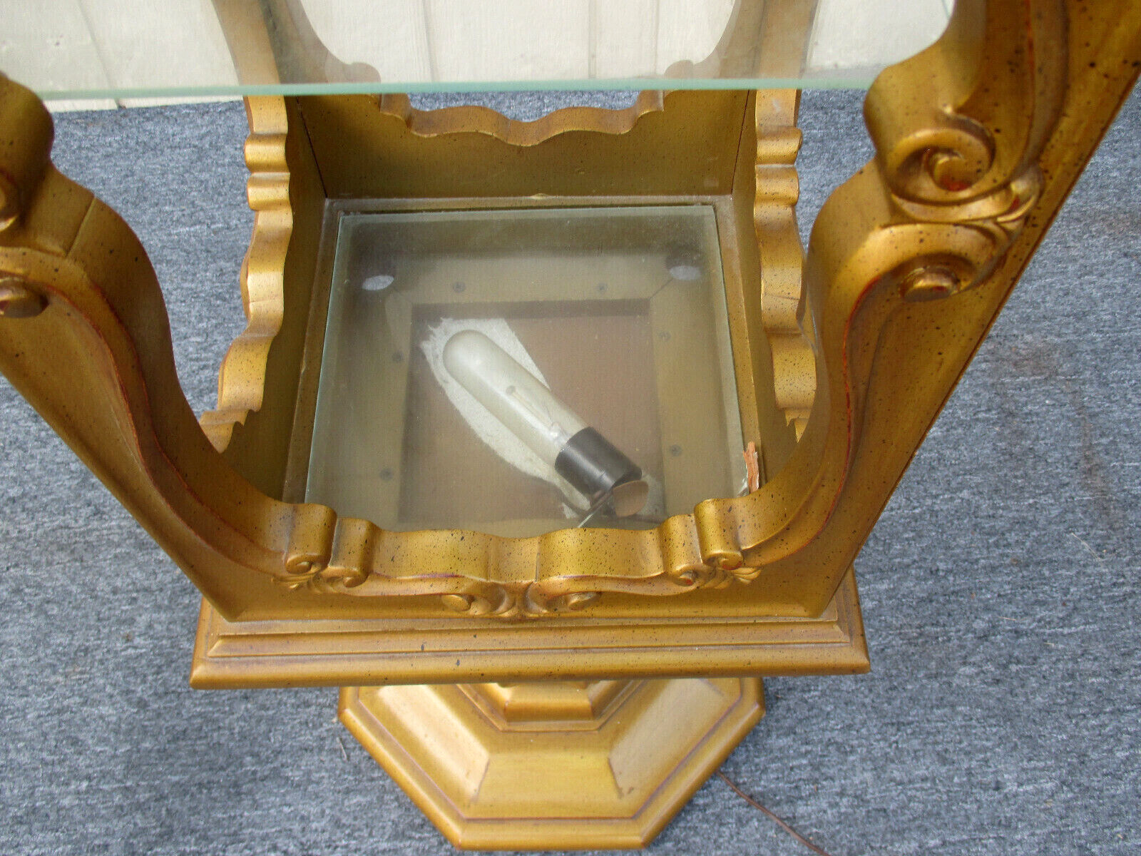 62471  Mid Century Modern Gold Curio Cabinet Etergie