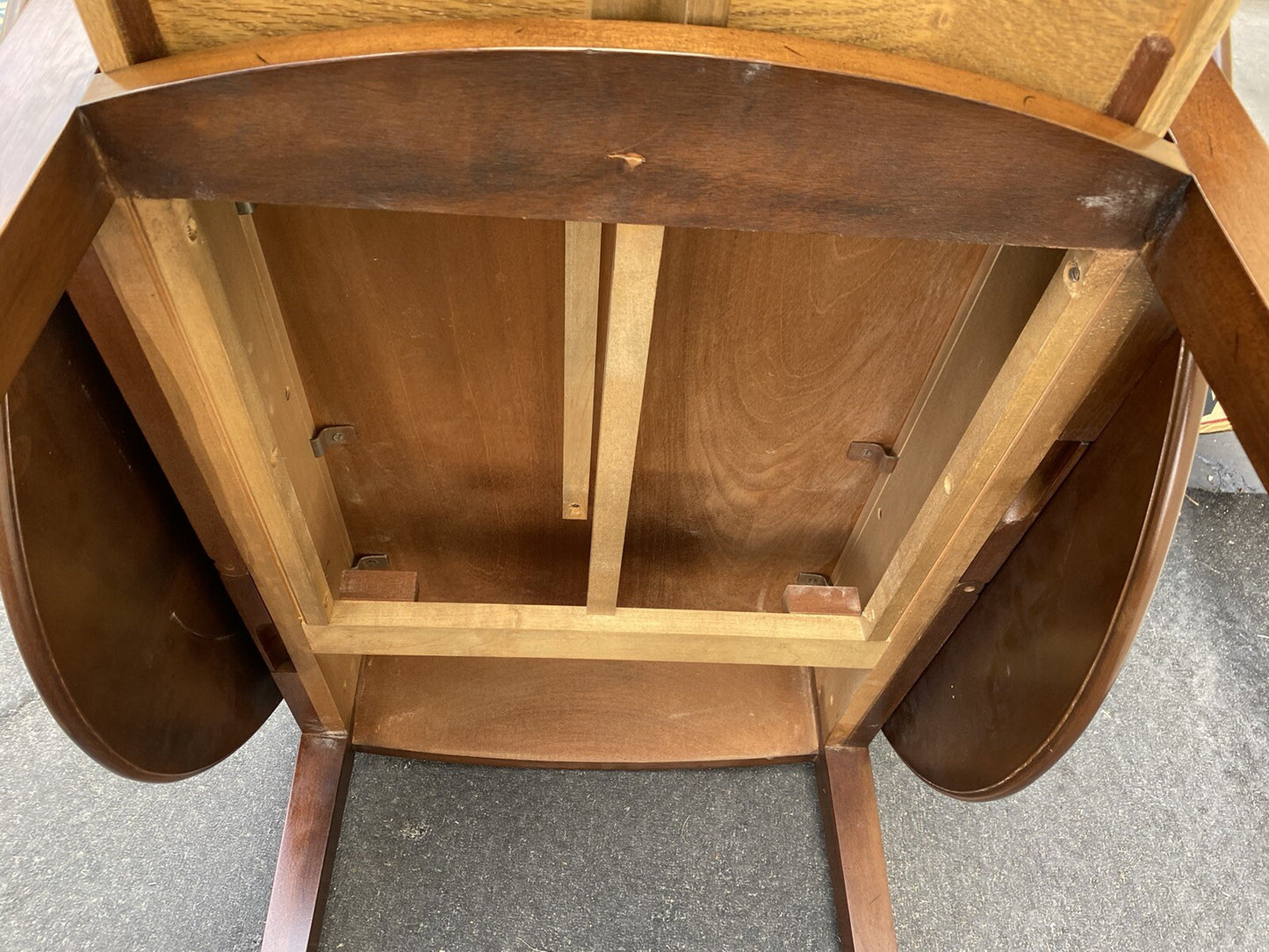 65838 WILLIAMSBURG ADAPTATION KITTINGER Mahogany  Dropleaf  Lamp Table Stand