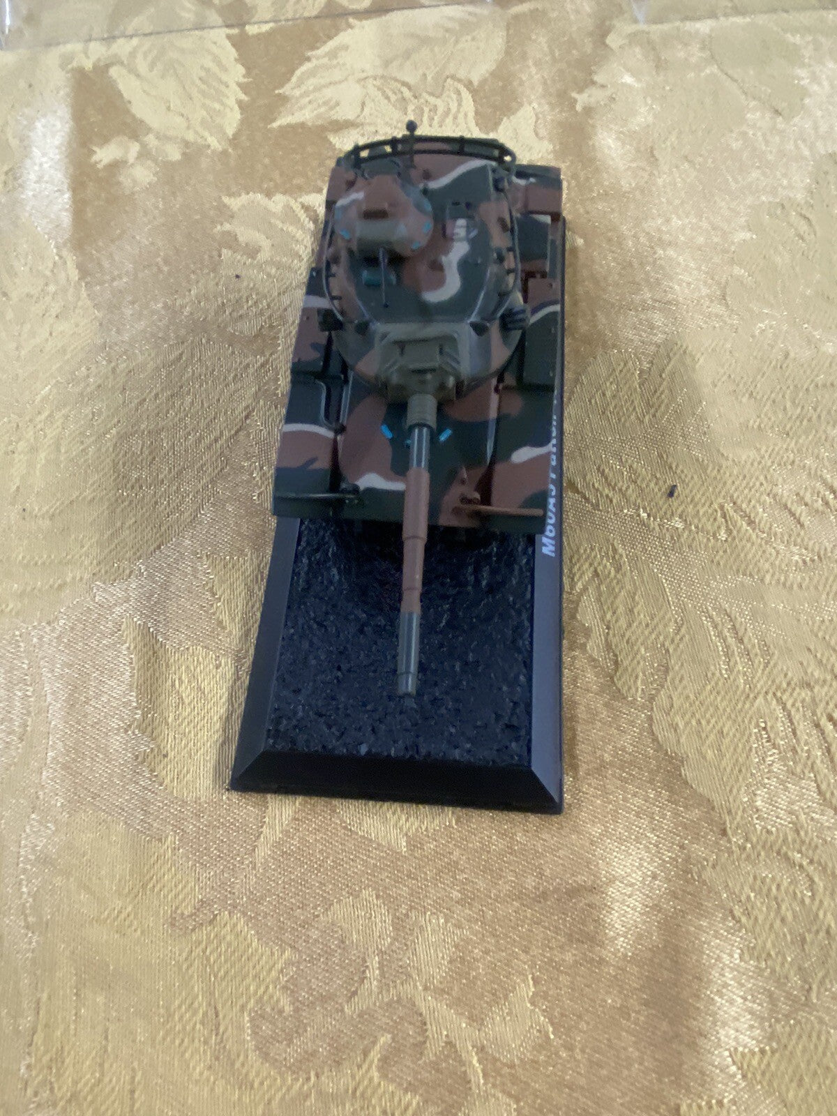 ES 48  :   3 Diecast Military Tanks with showcases  6 1/4" x 2 1/2" x 2 1/2"H