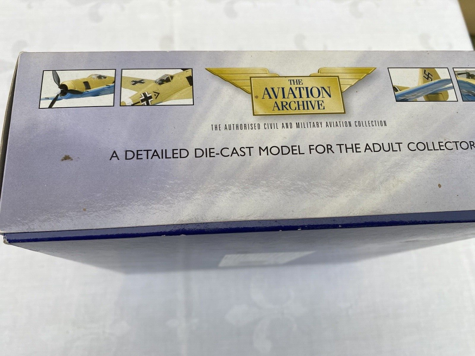 ES 22: CORGI DIECAST  Military Plane AA34304 WWII Luftwaffe over the Desert 1:72