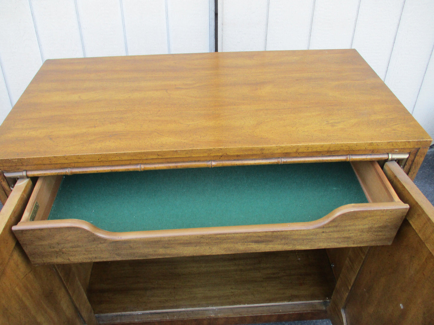 64135 Weiman Cabinet Chest Server