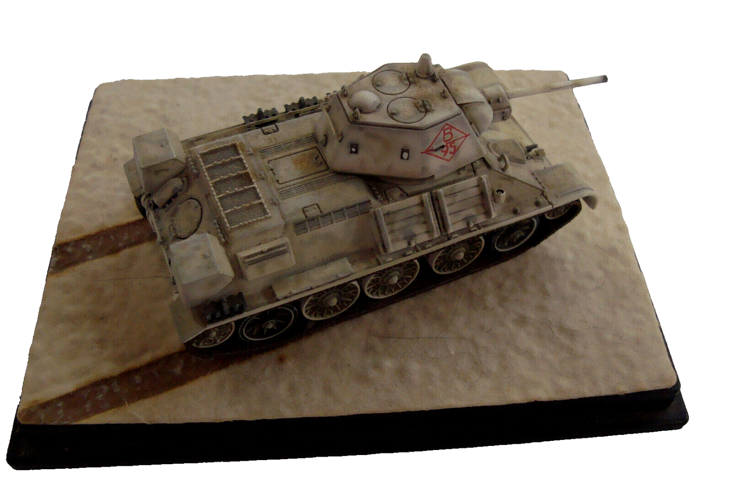 ES35: Pair of Dragon Armor Model WWII Collectibles Military Tanks w/display Base