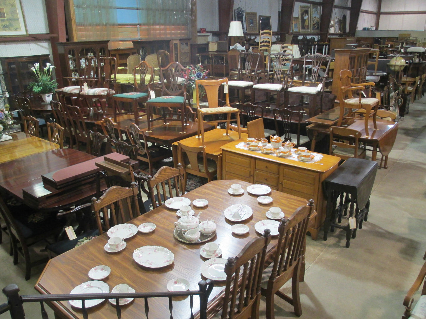 52831 Modern Decorator Mid Century Glass Top Decorator Table