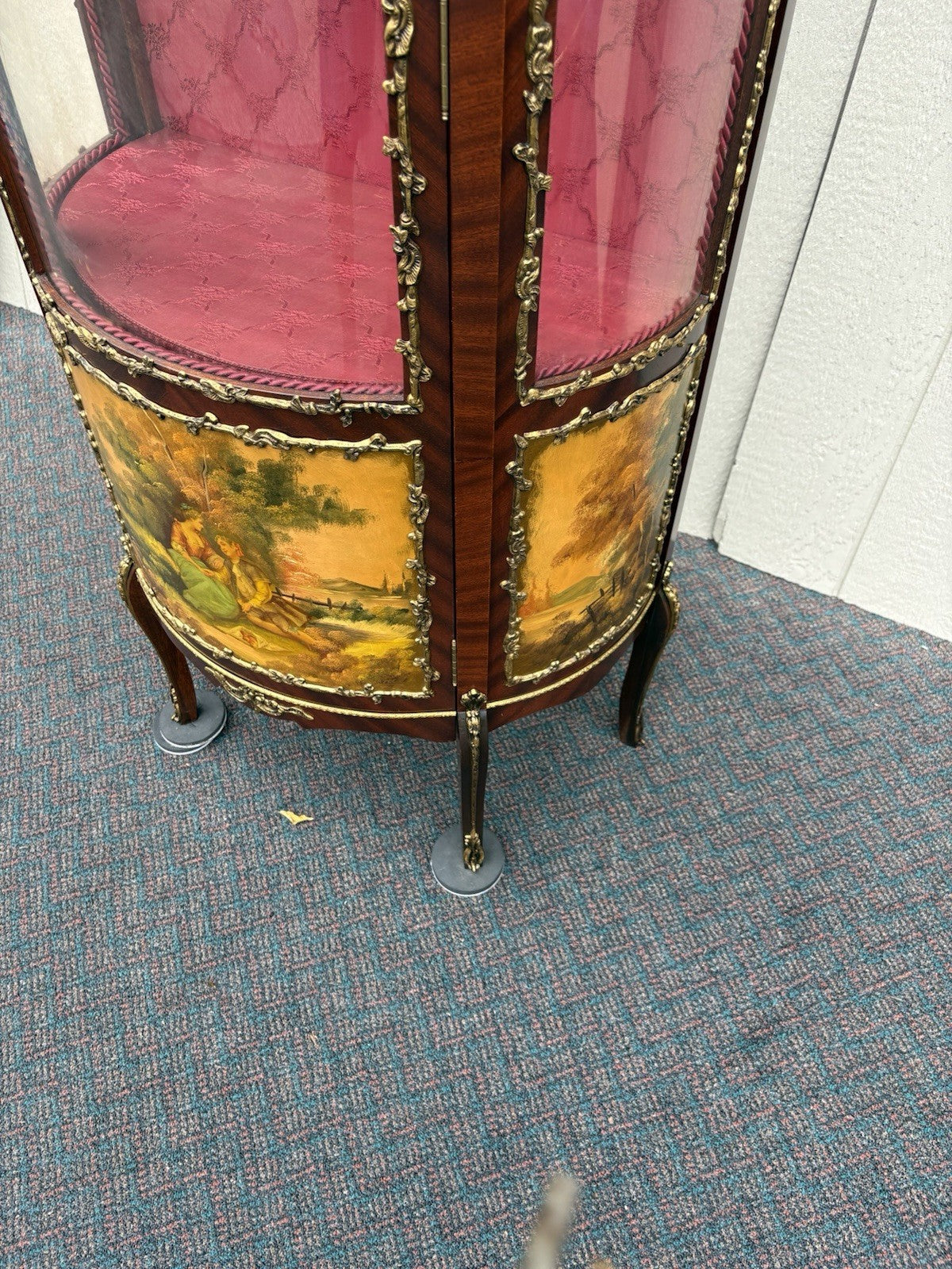 67095 Louis XV Curio China Cabinet with Bronze ormalu