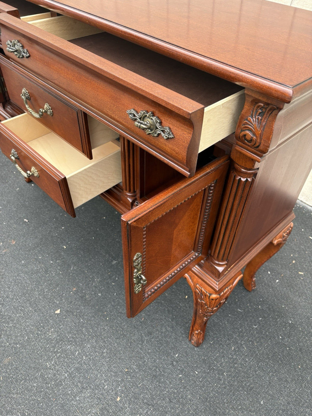 66681 Fancy Mahogany Buffet Sideboard Server Cabinet