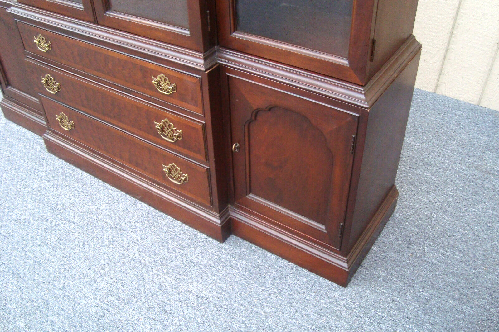 54050 HICKORY Furniture  American Masterpiece Breakfront China Cabinet Curio