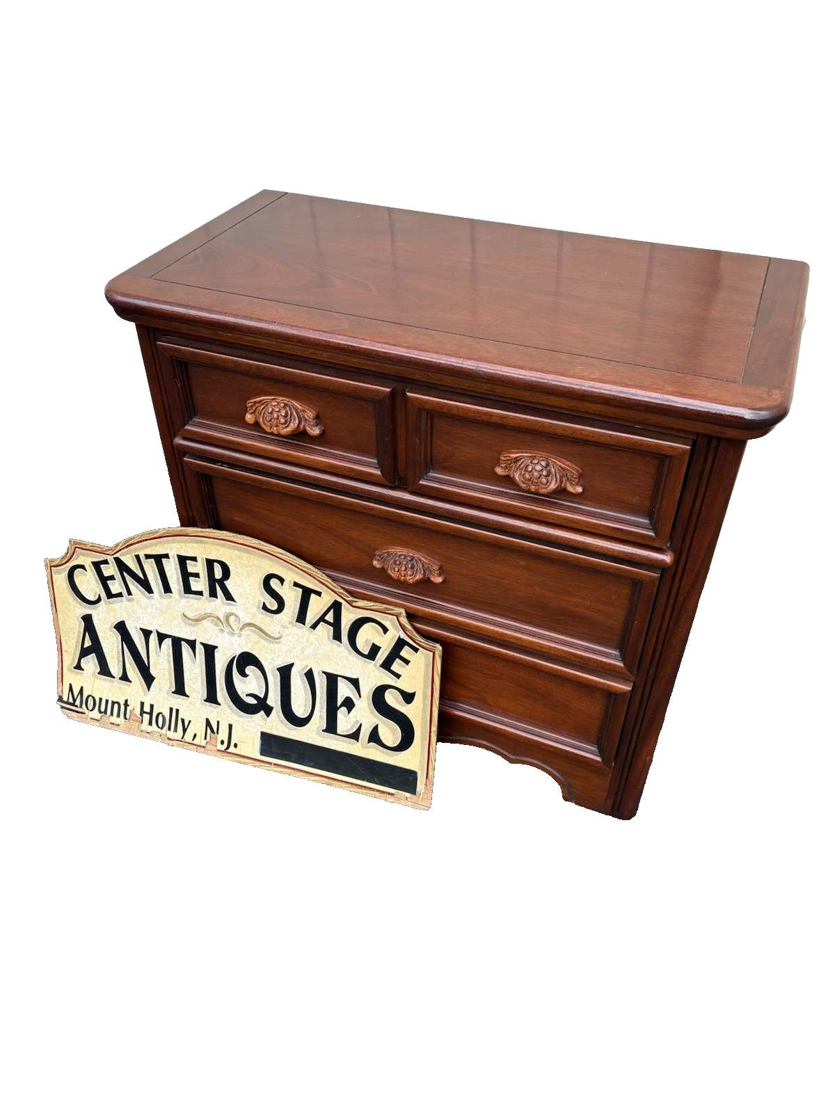 66727  Dixie Furniture Mahogany Dresser Chest Wood Carved Drawer Pulls