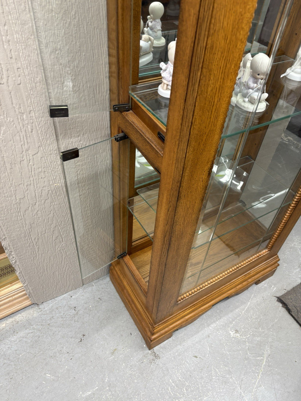 62458 Etched Glass Oak Curio China Cabinet