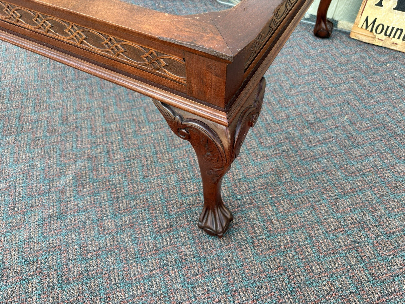 63903 Solid Mahogany Chippendale Glass Top Coffee Table Stand