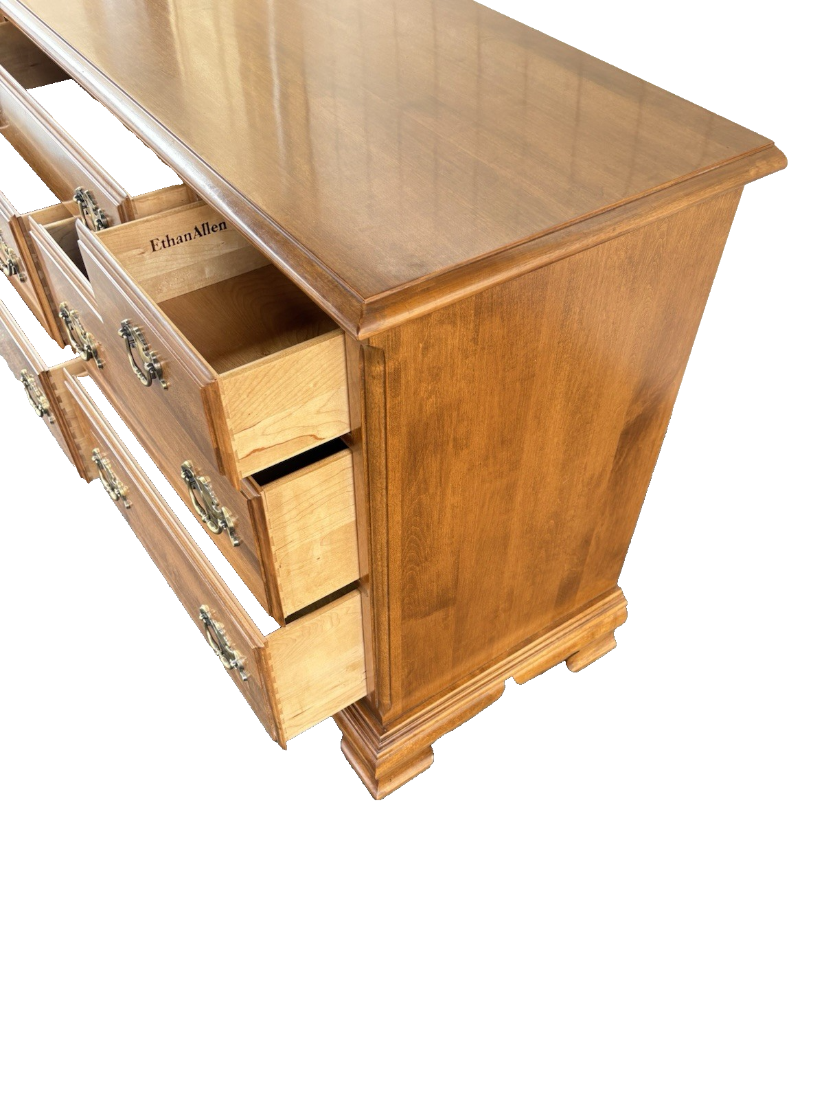66811  ETHAN ALLEN Maple 7 Drawer  Dresser Chest