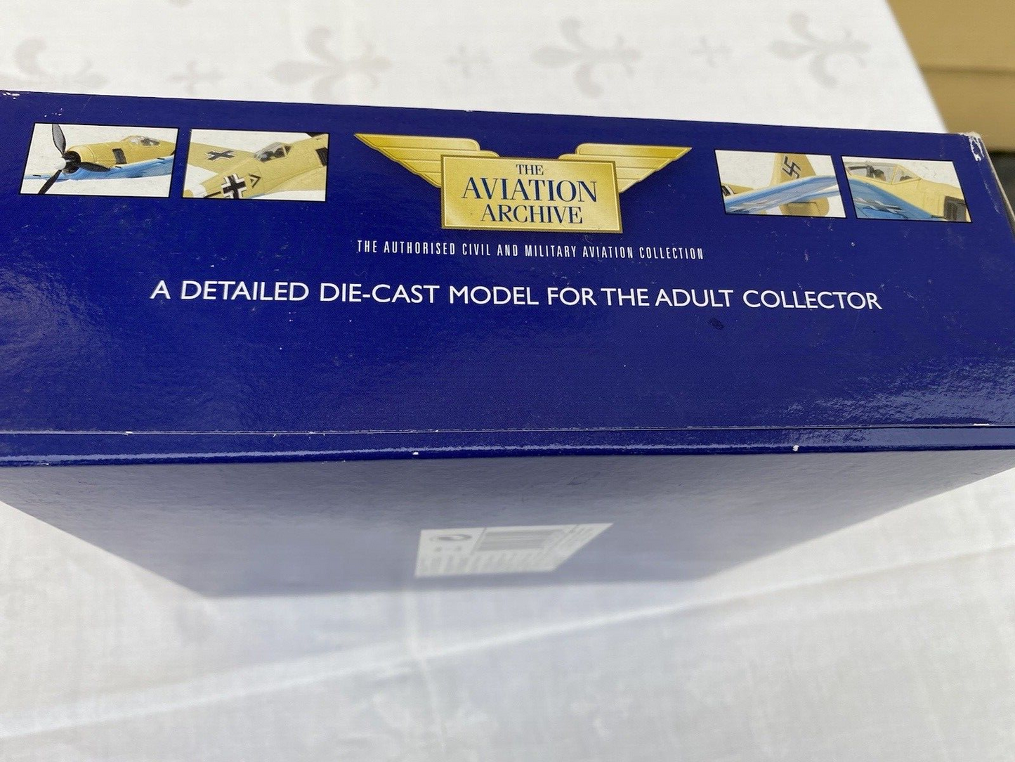 ES 22: CORGI DIECAST  Military Plane AA34304 WWII Luftwaffe over the Desert 1:72