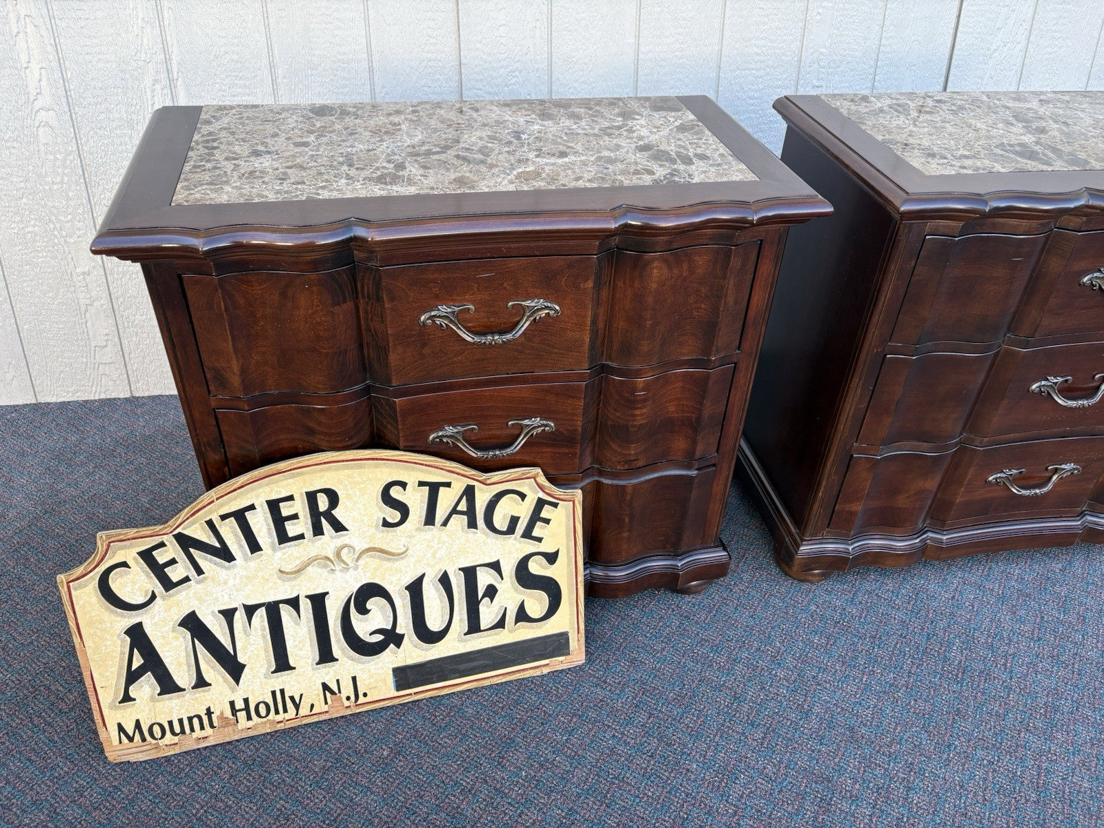 67105 Pair of BERNHARDT Modern Nightstand End Table Stand s