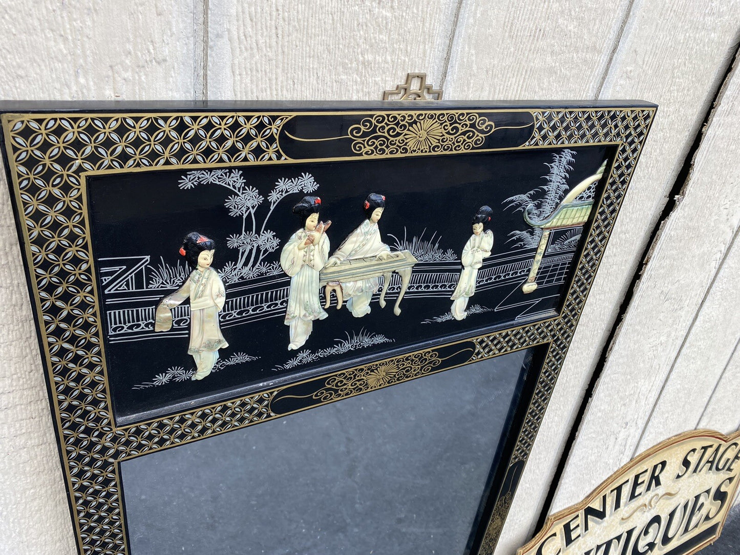 64914 Oriental Decorator Figural Mirror