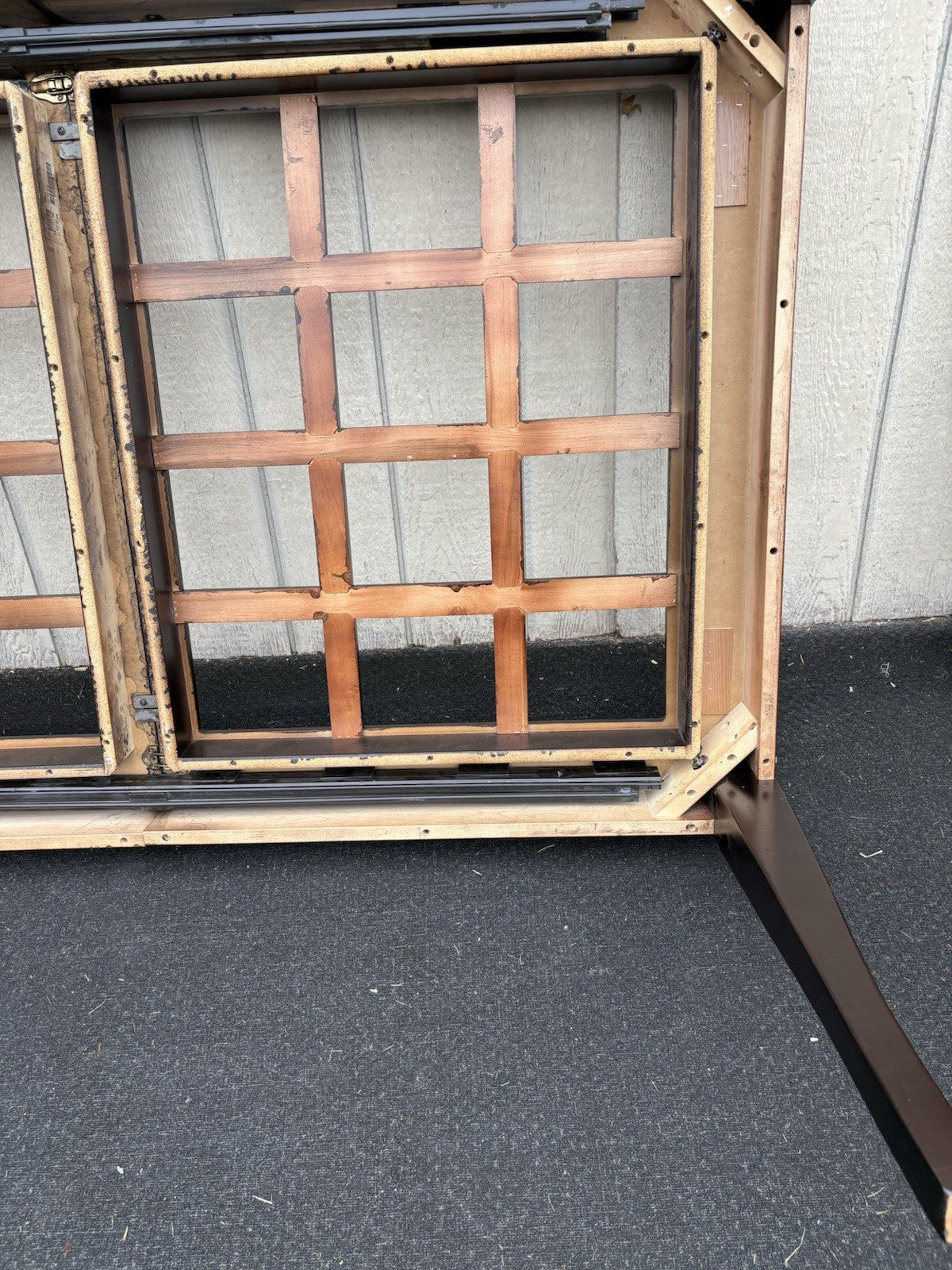 64258     Large Stanley  Modern  DINING Table w/ 2 leafs + table pads 110" Long