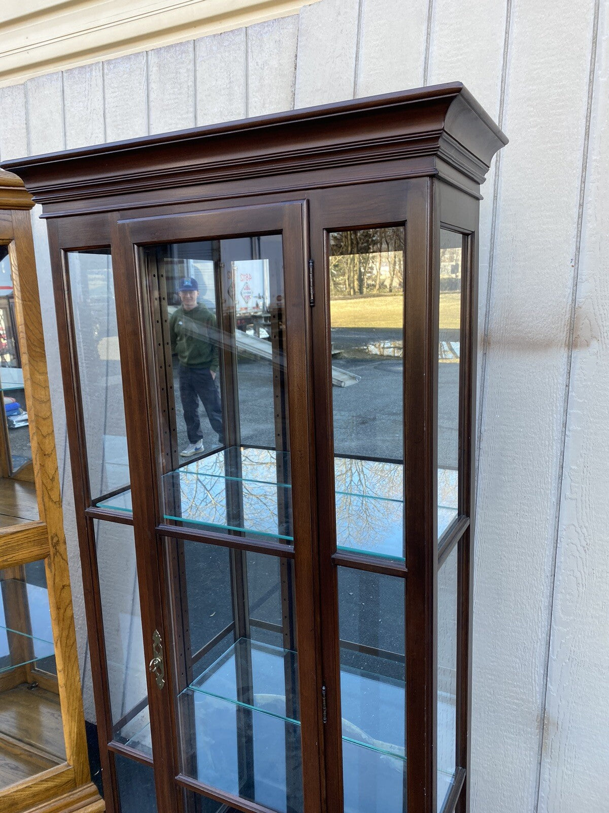 BN 03: Curio China cabinet